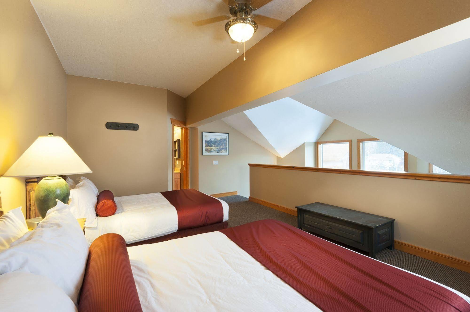Lizard Creek Lodge Fernie Exterior photo